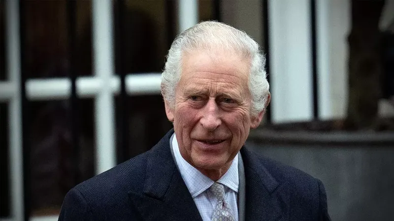 Король Чарльз совершил первую зарубежную поездку после диагноза рака на 80-ю годовщину Дня Д в Франции