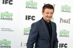 Джереми Реннер рассказал о "оскорбительном предложении" от Disney: снижение зарплаты вдвое