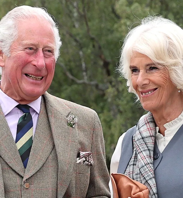 Король Чарльз и королева Камилла присоединятся к другим членам кор royal семьи на пасхальной службе сегодня