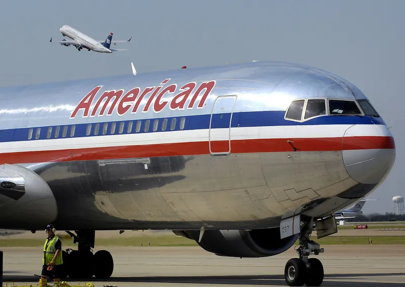 Самолет American Airlines съехал с взлетно-посадочной полосы в аэропорту Рочестера в Нью-Йорке