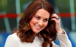 Кейт Миддлтон и принцесса Шарлотта в одинаковых нарядах на Trooping the Colour: как повторить стиль мамы и дочки