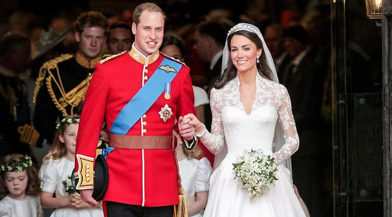 Принц Уильям и принцесса Беатриса представили своих новых партнеров на королевской свадьбе!