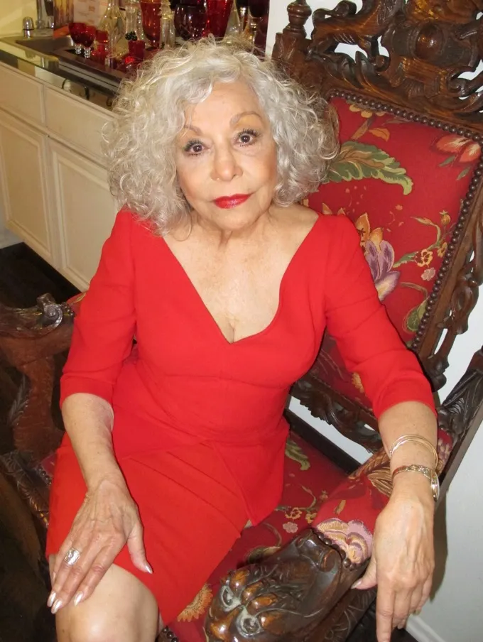Умерла Рене Виктор, звезда 'Коко' и 'Травки', в возрасте 86 лет
