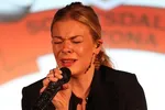 Зубы ЛиАнн Раймс выпали во время выступления: паника на сцене
