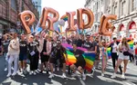 "Первый взгляд на 'Гордость и предубеждение': Джек Лоуден и Эмма Коррин в ролях мистера Дарси и Элизабеты Беннет, но фанаты лишатся культового момента из-за 'пробуждённых' решений Netflix"