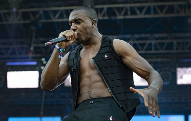 Фанаты в восторге, когда Bugzy Malone кажется намекает на Майю Джаму, возобновляя свою вражду со Stormzy