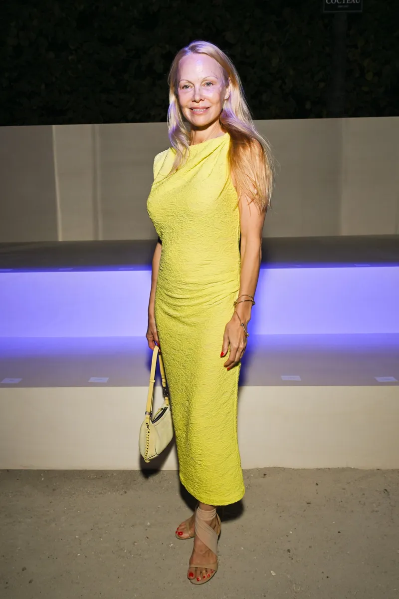 Памела Андерсон, 56, сотрудничает с Smashbox для рекламы гламурного макияжа