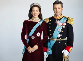 Король Фредерик и королева Мария Дании посетили Гренландию в сопровождении принцессы Жозефины и принца Винсента