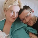 Арабелла Чи делится моментами из своей первой недели материнства: милые фотографии и эмоции