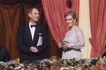 Чарльз провел вечер в Royal Variety Performance, общаясь с Элтоном Джоном и смеясь с королем