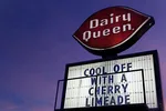 Dairy Queen помогает паре из Техаса, названной «Мистер и Миссис Близзард», организовать свадьбу мечты