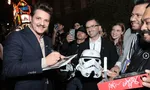 Фанаты Педро Паскаля обсуждают его мускулистую майку на красной дорожке Канн после слухов о пластической хирургии