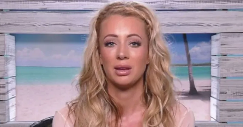 Поклонники Love Island хвалят Оливию Аттвуд и ее мужа Брэдли Дака за то, что они рассказали Джорджии Харрисон...