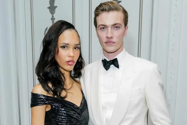 Nara_Smith_Lucky_Blue_Smith